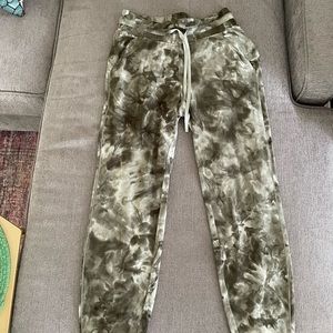 Lululemon Ready to Rulu High-rise Jogger